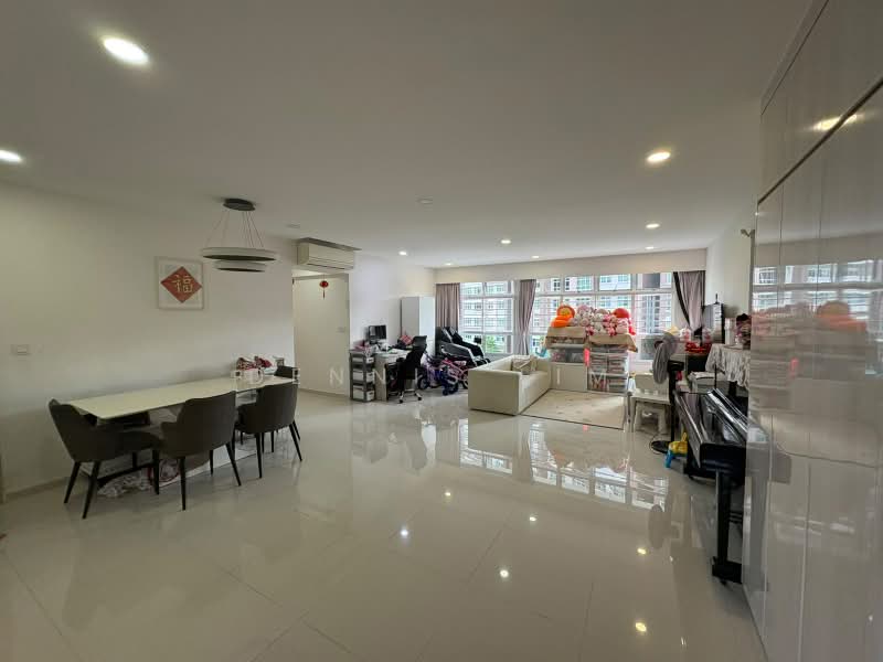 451B Bukit Batok West Avenue 6, 451B Bukit Batok West Avenue 6, 3 Bedrooms, 1,216 sqft, HDB Flat For Sale, by Dennis Lim, 500220536 - Living Room - PropertyGuru.com.sg