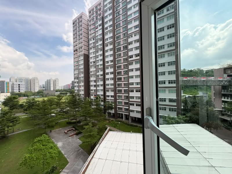 451B Bukit Batok West Avenue 6, 451B Bukit Batok West Avenue 6, 3 Bedrooms, 1,216 sqft, HDB Flat For Sale, by Dennis Lim, 500220536 - Exterior - PropertyGuru.com.sg