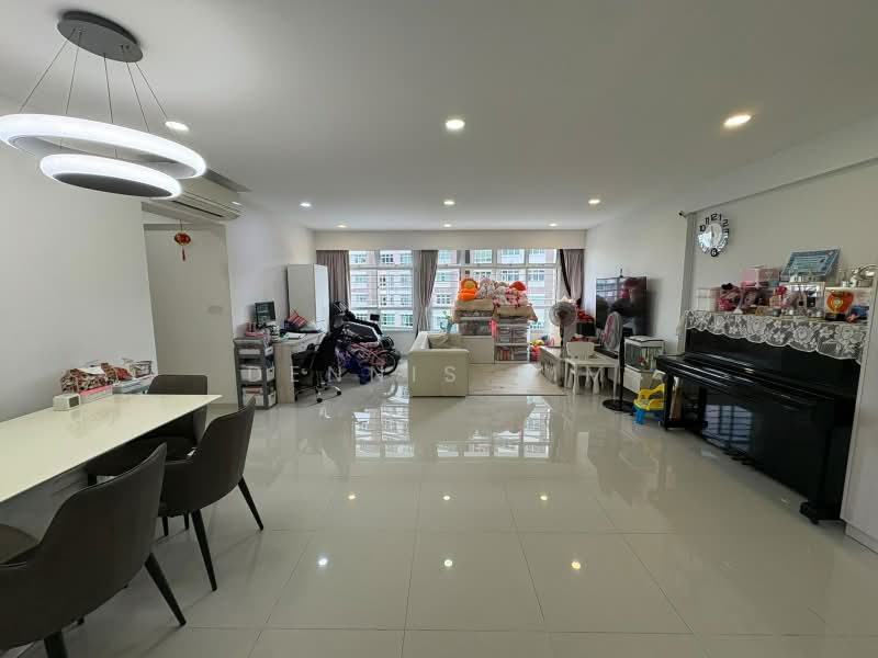 451B Bukit Batok West Avenue 6, 451B Bukit Batok West Avenue 6, 3 Bedrooms, 1,216 sqft, HDB Flat For Sale, by Dennis Lim, 500220536 - Living Room - PropertyGuru.com.sg
