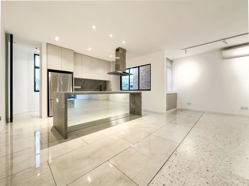 Just off-Orchard - Large size format! Updated renos W old world charm, , 3 Bedrooms, 2,476 sqft, Condominium For Rent, by Jocelyn Wee, 500220544 - Kitchen - PropertyGuru.com.sg