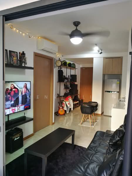 Kingsford Waterbay, 74 Upper Serangoon View, 1 Bedroom, 474 sqft, Condominium For Sale, by Dennis Lim, 500220559 - Living Room - PropertyGuru.com.sg