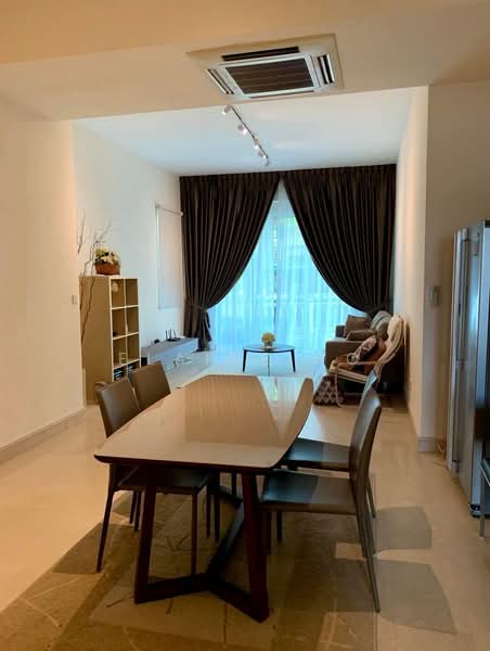 Duchess Crest, 84 Duchess Avenue, 3 Bedrooms, 1,496 sqft, Condominium For Sale, by Elaine Ho, 500220565 - Living Room - PropertyGuru.com.sg