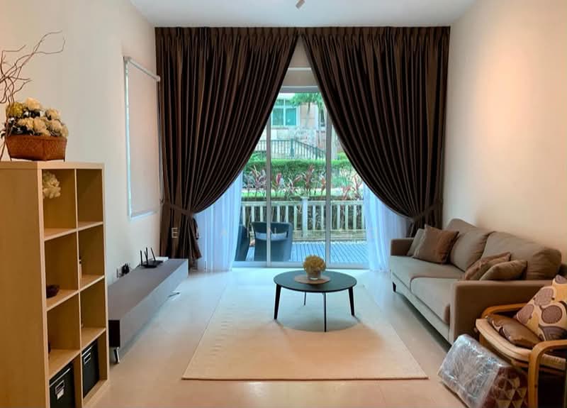 Duchess Crest, 84 Duchess Avenue, 3 Bedrooms, 1,496 sqft, Condominium For Sale, by Elaine Ho, 500220565 - Living Room - PropertyGuru.com.sg
