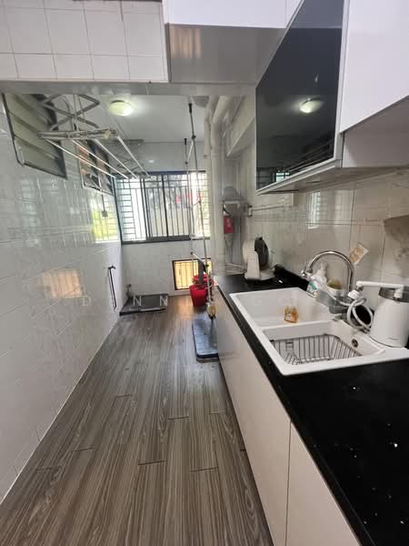 688 Jurong West Central 1, 688 Jurong West Central 1, 3 Bedrooms, 1,065 sqft, HDB Flat For Sale, by Dennis Goh, 500220569 - Kitchen - PropertyGuru.com.sg