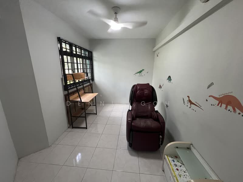 688 Jurong West Central 1, 688 Jurong West Central 1, 3 Bedrooms, 1,065 sqft, HDB Flat For Sale, by Dennis Goh, 500220569 - Bedroom 3 - PropertyGuru.com.sg