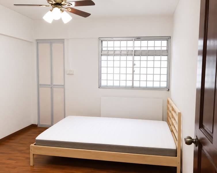 256 Bukit Batok East Avenue 4, 256 Bukit Batok East Avenue 4, 3 Bedrooms, 1,100 sqft, HDB Flat For Rent, by RAM kannan, 500220574 - Bedroom - PropertyGuru.com.sg
