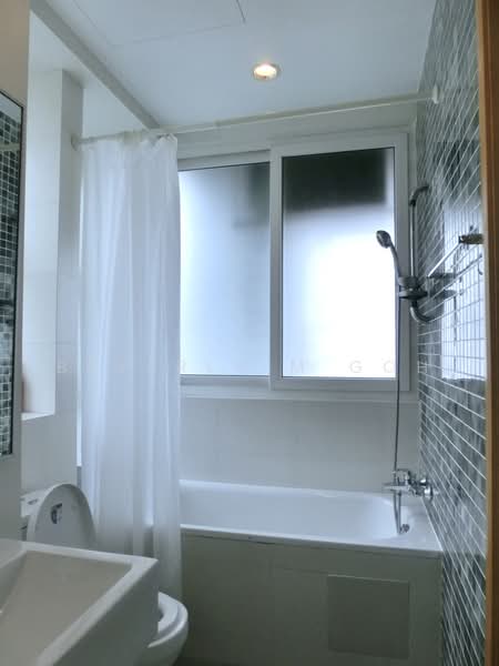 The Merlot, 101 Keng Lee Road, 1 Bedroom, 517 sqft, Apartment For Sale, by Beverly M Goh, 500220580 - Bathroom - PropertyGuru.com.sg