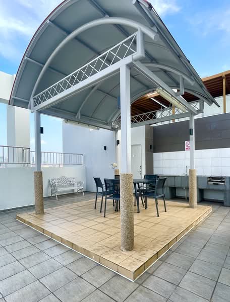 The Merlot, 101 Keng Lee Road, 1 Bedroom, 517 sqft, Apartment For Sale, by Beverly M Goh, 500220580 - Rooftop Pavilion & BBQ Area - PropertyGuru.com.sg