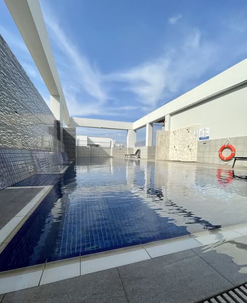 The Merlot, 101 Keng Lee Road, 1 Bedroom, 517 sqft, Apartment For Sale, by Beverly M Goh, 500220580 - Rooftop Pool - PropertyGuru.com.sg