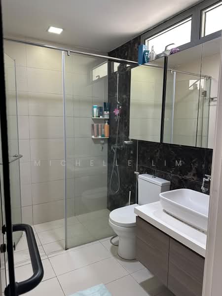 768058, 21 miltonia close, 3 Bedrooms, 1,173 sqft, Condominium For Sale, by Michelle Lim, 500220586 - Bathroom - PropertyGuru.com.sg