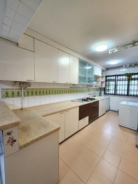 492D Tampines Street 45, 492D Tampines Street 45, 4 Bedrooms, 1,335 sqft, HDB Flat For Sale, by Joy Ching, 500220591 - Kitchen - PropertyGuru.com.sg