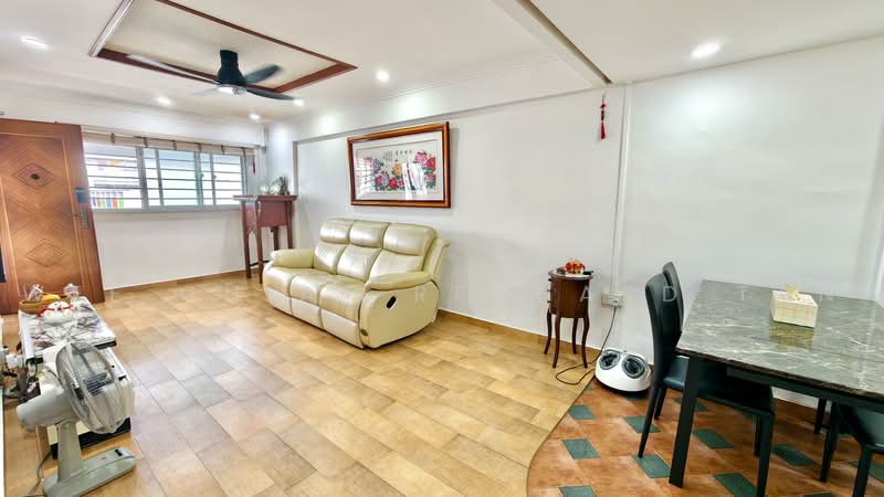 915 Tampines Street 91, 915 Tampines Street 91, 2 Bedrooms, 786 sqft, HDB Flat For Sale, by Wee Chiat Rechard Tan, 500220594 - Living Room - PropertyGuru.com.sg