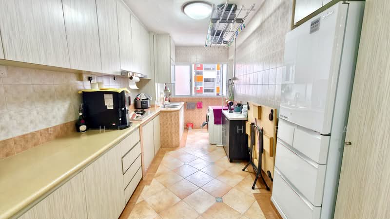 915 Tampines Street 91, 915 Tampines Street 91, 2 Bedrooms, 786 sqft, HDB Flat For Sale, by Wee Chiat Rechard Tan, 500220594 - Kitchen - PropertyGuru.com.sg