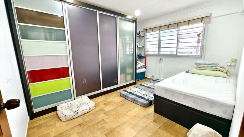 915 Tampines Street 91, 915 Tampines Street 91, 2 Bedrooms, 786 sqft, HDB Flat For Sale, by Wee Chiat Rechard Tan, 500220594 - Bedroom - PropertyGuru.com.sg
