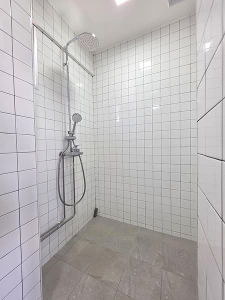 264 Waterloo Street, 264 Waterloo Street, 2 Bedrooms, 646 sqft, HDB Flat For Rent, by Dixon Poon, 500220595 - Bathroom - PropertyGuru.com.sg