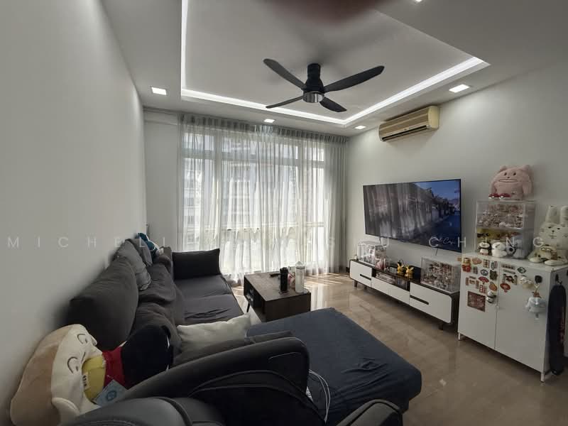 Casablanca, 23 Rosewood Drive, 2 Bedrooms, 947 sqft, Condominium For Sale, by Michelle Lim Shu Ching, 500220612 - Living Room - PropertyGuru.com.sg