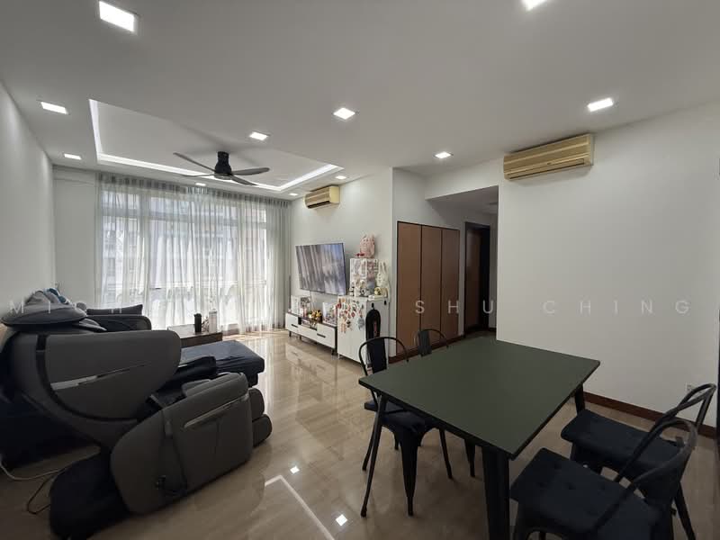 Casablanca, 23 Rosewood Drive, 2 Bedrooms, 947 sqft, Condominium For Sale, by Michelle Lim Shu Ching, 500220612 - Living Room - PropertyGuru.com.sg