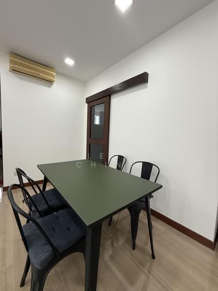 Casablanca, 23 Rosewood Drive, 2 Bedrooms, 947 sqft, Condominium For Sale, by Michelle Lim Shu Ching, 500220612 - Dining Room - PropertyGuru.com.sg