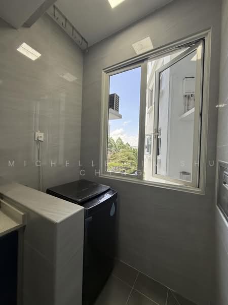 Casablanca, 23 Rosewood Drive, 2 Bedrooms, 947 sqft, Condominium For Sale, by Michelle Lim Shu Ching, 500220612 - Yard area - PropertyGuru.com.sg