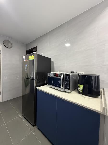 Casablanca, 23 Rosewood Drive, 2 Bedrooms, 947 sqft, Condominium For Sale, by Michelle Lim Shu Ching, 500220612 - Kitchen - PropertyGuru.com.sg