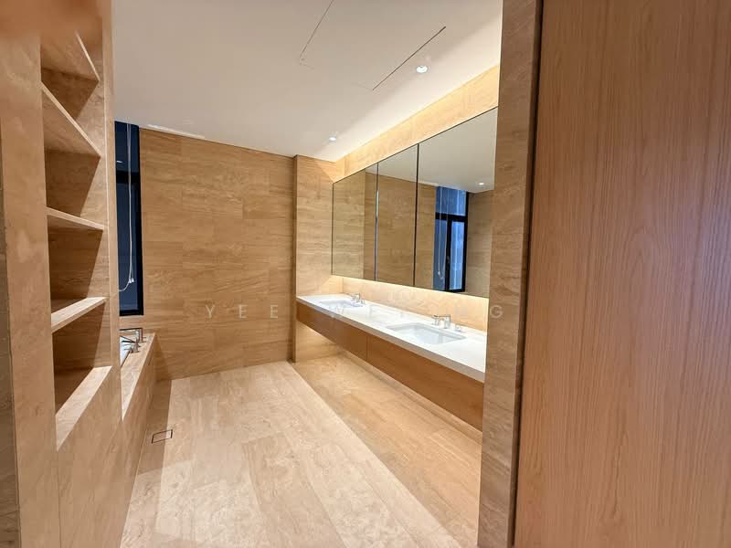 The Colonnade, 82 Grange Road, 4 Bedrooms, 3,993 sqft, Condominium For Rent, by Yee Wei Ng, 500220622 - Bathroom - PropertyGuru.com.sg