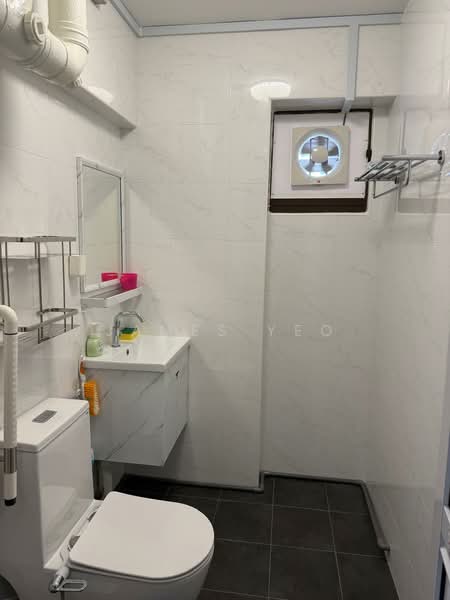 248 Bishan Street 22, 248 Bishan Street 22, Room Rental, 200 sqft, HDB Flat For Rent, by James Yeo, 500220625 - Bathroom - PropertyGuru.com.sg