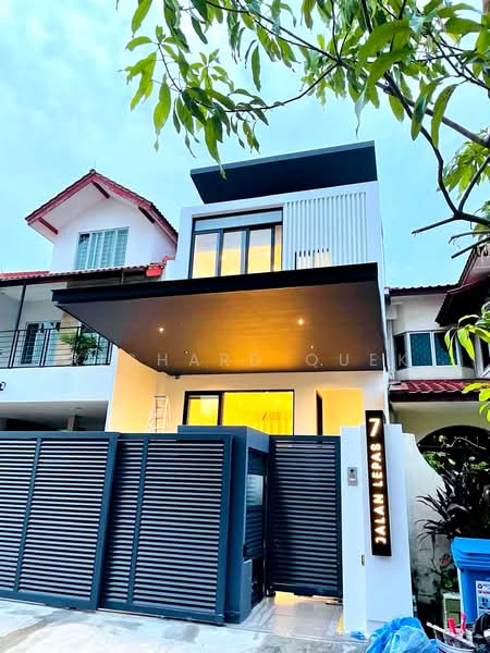 Charlton Park, Jalan Lepas, 4 Bedrooms, 3,000 sqft, Terraced House For Rent, by Richard Quek, 500220627 - Exterior - PropertyGuru.com.sg