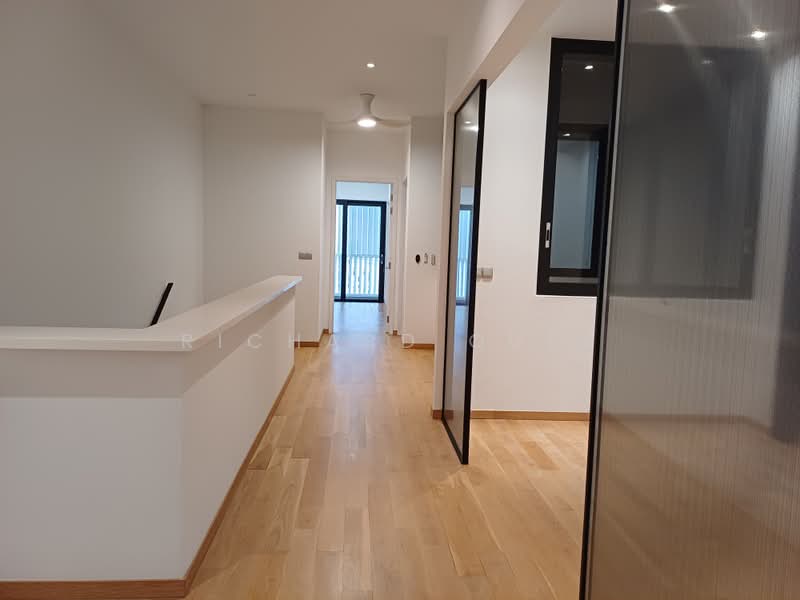 Charlton Park, Jalan Lepas, 4 Bedrooms, 3,000 sqft, Terraced House For Rent, by Richard Quek, 500220627 - Corridor - PropertyGuru.com.sg