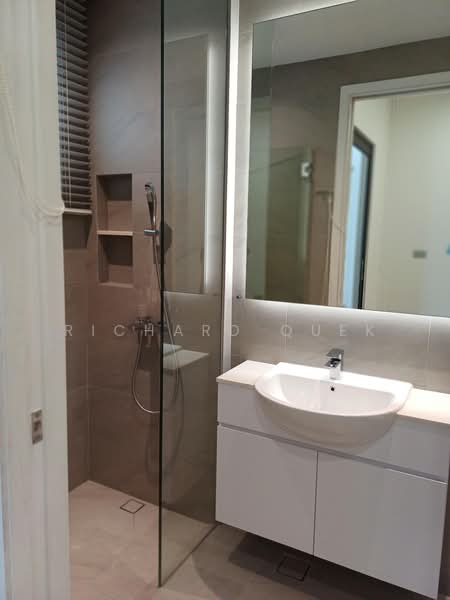 Charlton Park, Jalan Lepas, 4 Bedrooms, 3,000 sqft, Terraced House For Rent, by Richard Quek, 500220627 - Bathroom - PropertyGuru.com.sg