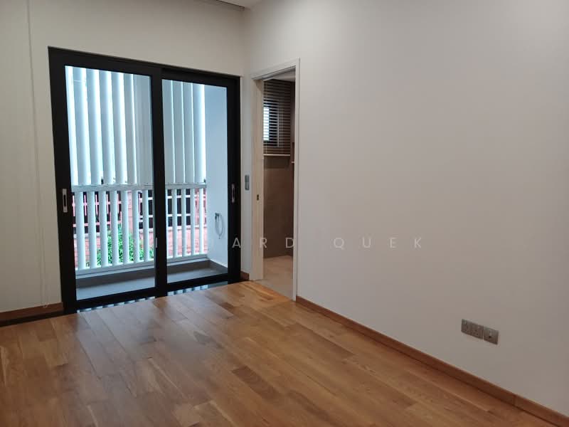 Charlton Park, Jalan Lepas, 4 Bedrooms, 3,000 sqft, Terraced House For Rent, by Richard Quek, 500220627 - Ensuite Bedroom with Balcony - PropertyGuru.com.sg