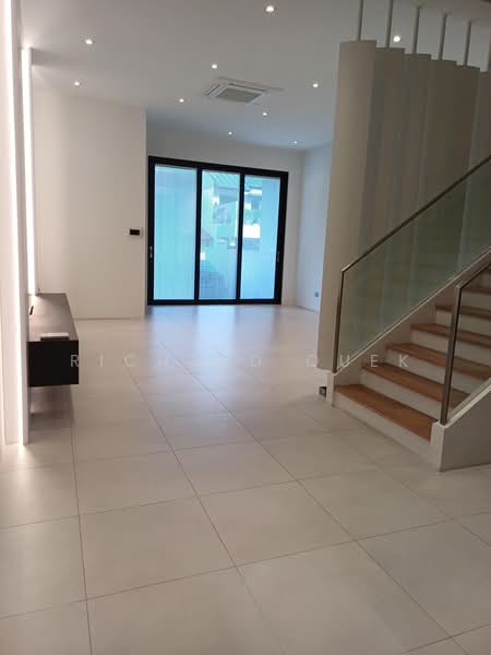 Charlton Park, Jalan Lepas, 4 Bedrooms, 3,000 sqft, Terraced House For Rent, by Richard Quek, 500220627 - Living Hall - PropertyGuru.com.sg
