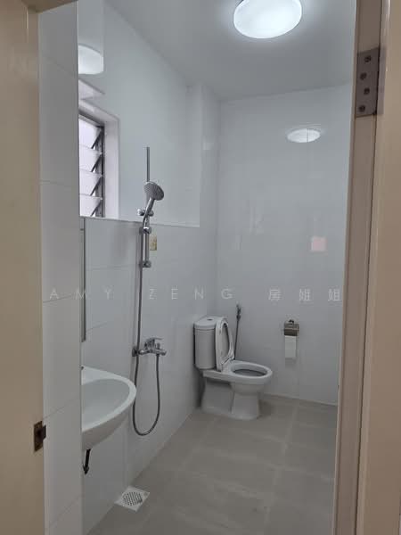 Portchester Avenue – Serangoon Gardens, , 5 Bedrooms, 3,500 sqft, Semi-Detached House For Rent, by Amy Zeng 房姐姐, 500220629 - Bathroom - PropertyGuru.com.sg