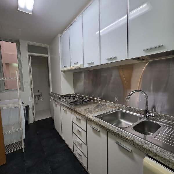 Visioncrest, 35 Oxley Rise, 3 Bedrooms, 1,152 sqft, Condominium For Rent, by Brandon Koh, 500220633 - Kitchen - PropertyGuru.com.sg