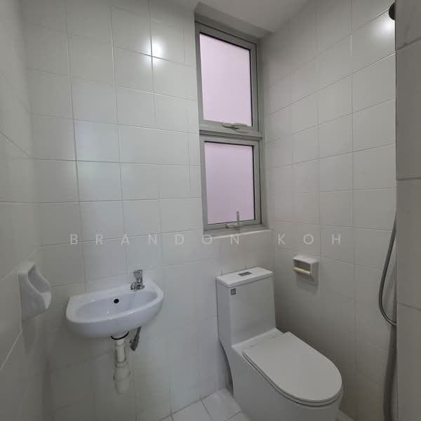 Visioncrest, 35 Oxley Rise, 3 Bedrooms, 1,152 sqft, Condominium For Rent, by Brandon Koh, 500220633 - Bathroom - PropertyGuru.com.sg