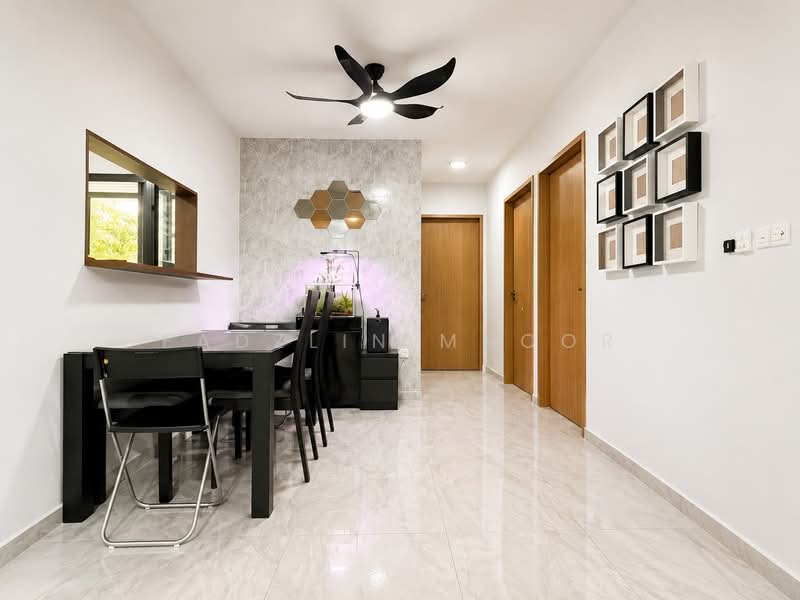 464A Bukit Batok West Avenue 8, 464A Bukit Batok West Avenue 8, 4 Bedrooms, 1,216 sqft, HDB Flat For Sale, by Fadzlin MNoor, 500220641 - Dining Room - PropertyGuru.com.sg