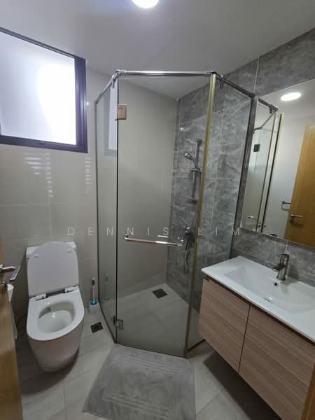 La Fiesta, 66 Sengkang Square, 3 Bedrooms, 1,001 sqft, Condominium For Sale, by Dennis Lim, 500220643 - Bathroom - PropertyGuru.com.sg