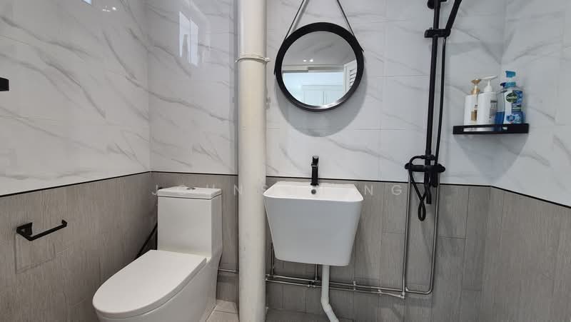 868 Tampines Street 83, 868 Tampines Street 83, 4 Bedrooms, 1,302 sqft, HDB Flat For Rent, by Johnson Ng, 500220648 - Bathroom - PropertyGuru.com.sg