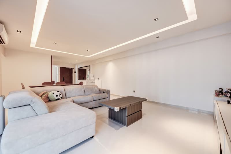 654 Senja Road, 654 Senja Road, 3 Bedrooms, 1,184 sqft, HDB Flat For Sale, by Shawn Khoo, 500220659 - Living Room - PropertyGuru.com.sg