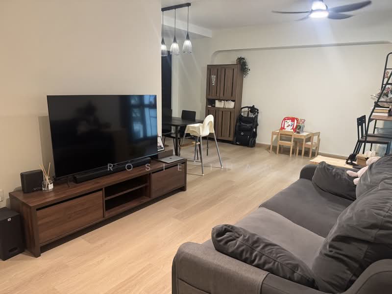156 Rivervale Crescent, 156 Rivervale Crescent, 3 Bedrooms, 990 sqft, HDB Flat For Rent, by Rosie Tham, 500220671 - Living Room - PropertyGuru.com.sg
