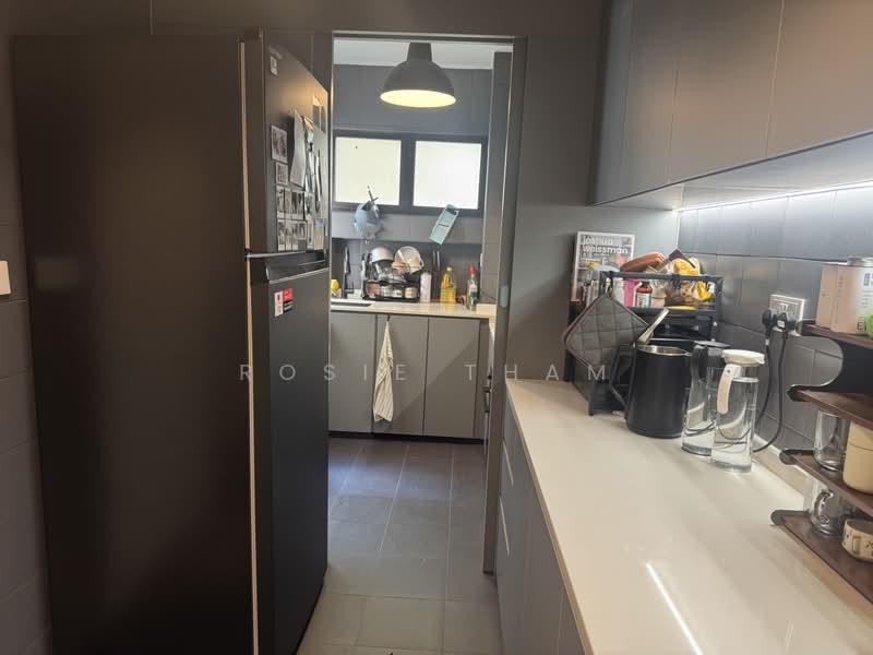 156 Rivervale Crescent, 156 Rivervale Crescent, 3 Bedrooms, 990 sqft, HDB Flat For Rent, by Rosie Tham, 500220671 - Kitchen - PropertyGuru.com.sg