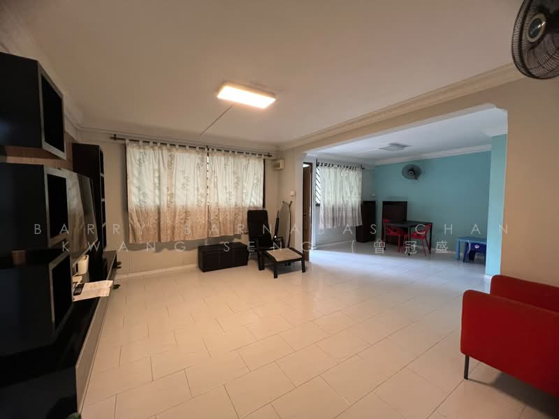 346 Yishun Avenue 11, 346 Yishun Avenue 11, 3 Bedrooms, 1,033 sqft, HDB Flat For Rent, by Barry Barnabas Chan Kwang Seng (曾冠盛), 500220675 - Living Room - PropertyGuru.com.sg
