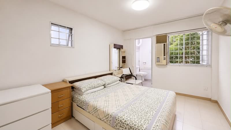 224 Serangoon Avenue 4, 224 Serangoon Avenue 4, 3 Bedrooms, 1,001 sqft, HDB Flat For Sale, by MARTIN, 500220692 - Bedroom - PropertyGuru.com.sg
