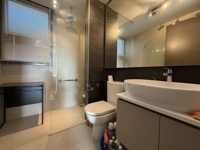 Vue 8 Residence, 83 Pasir Ris Heights, 4 Bedrooms, 1,238 sqft, Condominium For Sale, by Kenny Yeo, 500220693 - Bathroom - PropertyGuru.com.sg