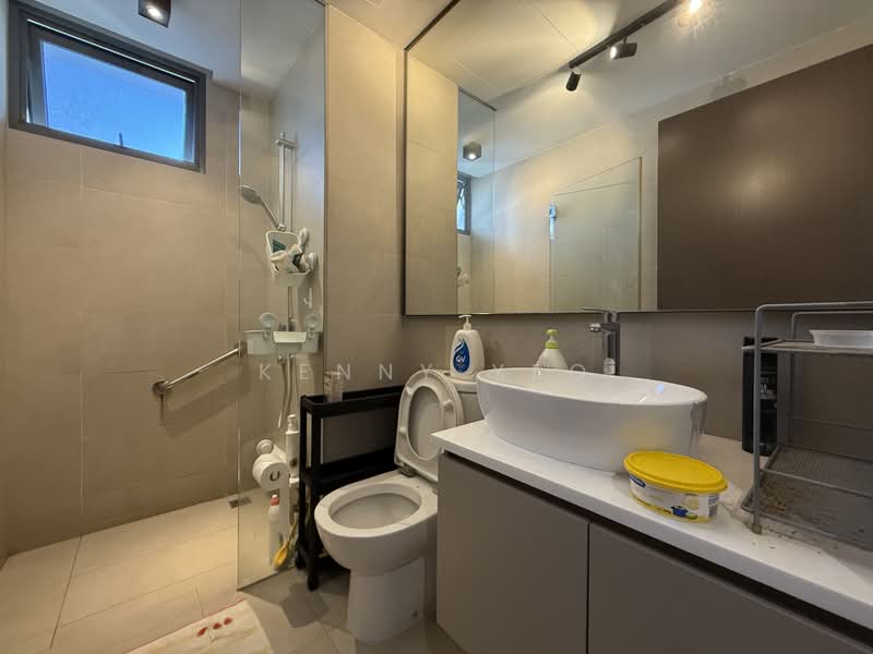 Vue 8 Residence, 83 Pasir Ris Heights, 4 Bedrooms, 1,238 sqft, Condominium For Sale, by Kenny Yeo, 500220693 - Bathroom - PropertyGuru.com.sg