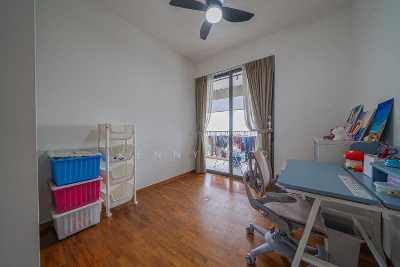 Vue 8 Residence, 83 Pasir Ris Heights, Pasir Ris / Tampines, 4 Bedrooms, 1,238 sqft, Condominium For Sale, by Kenny Yeo, 500220693 - Study - PropertyGuru.com.sg
