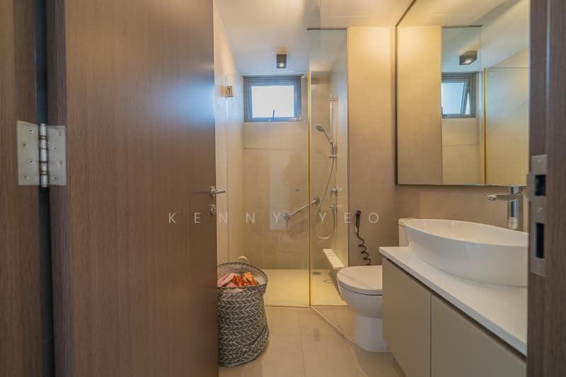 Vue 8 Residence, 83 Pasir Ris Heights, Pasir Ris / Tampines, 4 Bedrooms, 1,238 sqft, Condominium For Sale, by Kenny Yeo, 500220693 - Bathroom - PropertyGuru.com.sg