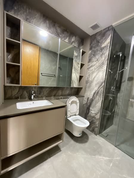 Penrose, 20 Sims Drive, 2 Bedrooms, 646 sqft, Condominium For Sale, by Jackson Chen, 500220698 - Bathroom - PropertyGuru.com.sg