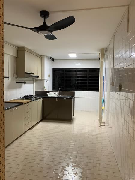 305 Clementi Avenue 4, 305 Clementi Avenue 4, 2 Bedrooms, 749 sqft, HDB Flat For Rent, by Ennily Pang, 500220704 - Kitchen - PropertyGuru.com.sg