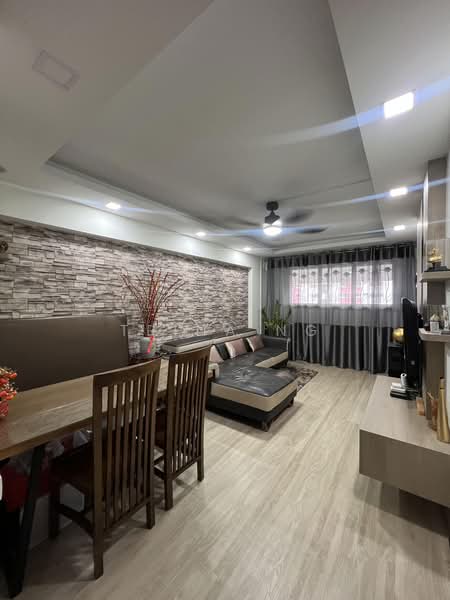 661 Hougang Avenue 4, 661 Hougang Avenue 4, 2 Bedrooms, 796 sqft, HDB Flat For Sale, by Trina Ng, 500220706 - Living Room - PropertyGuru.com.sg