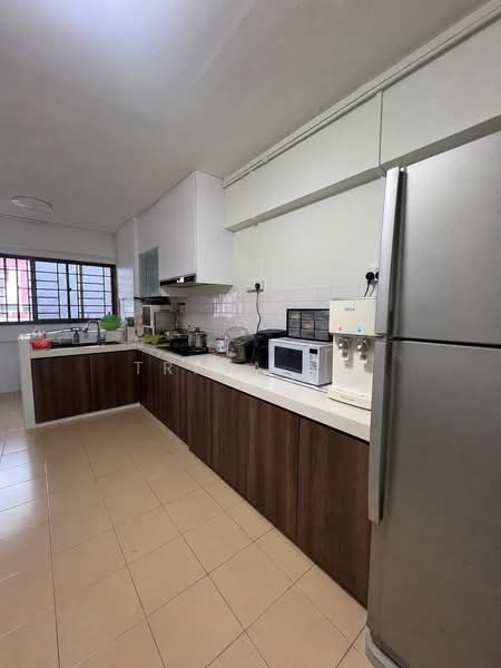 661 Hougang Avenue 4, 661 Hougang Avenue 4, 2 Bedrooms, 796 sqft, HDB Flat For Sale, by Trina Ng, 500220706 - Kitchen - PropertyGuru.com.sg
